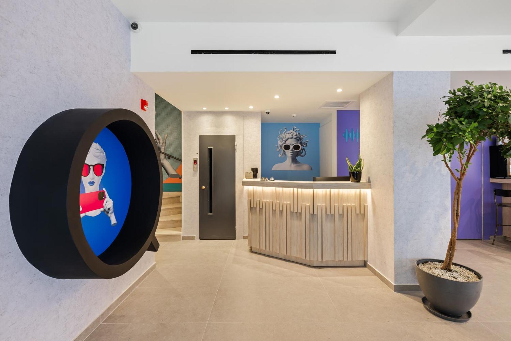 The Q Hotel Athènes Extérieur photo